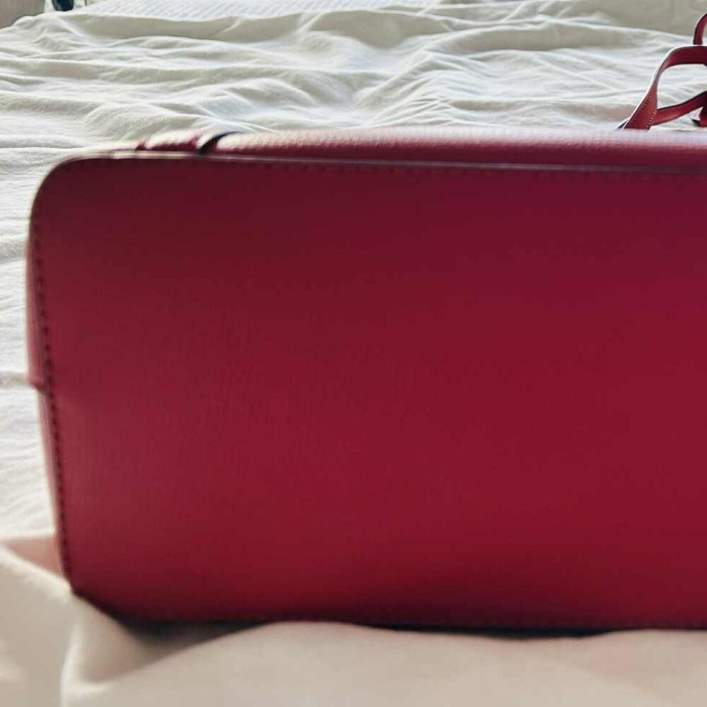 NWOT Kate Spade Red Cara Large Pebbled Leather Zip-Top Tote – US One Size - Picture 9 of 11